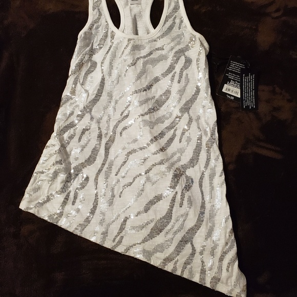 Cowgirl Tuff Tops - NWT Cute Cowgirl tuff asymmetrical tiger stripes